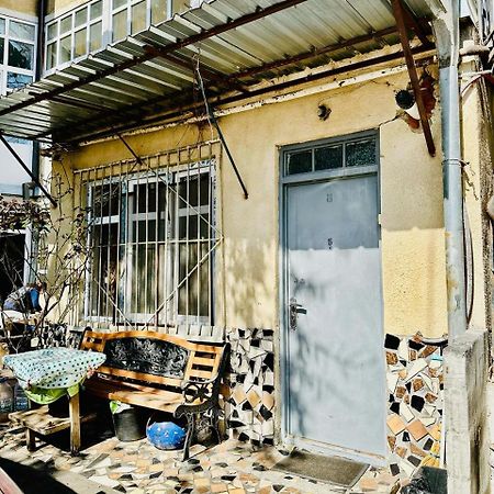 Historical apartment in city center  Tbilisi Esterno foto