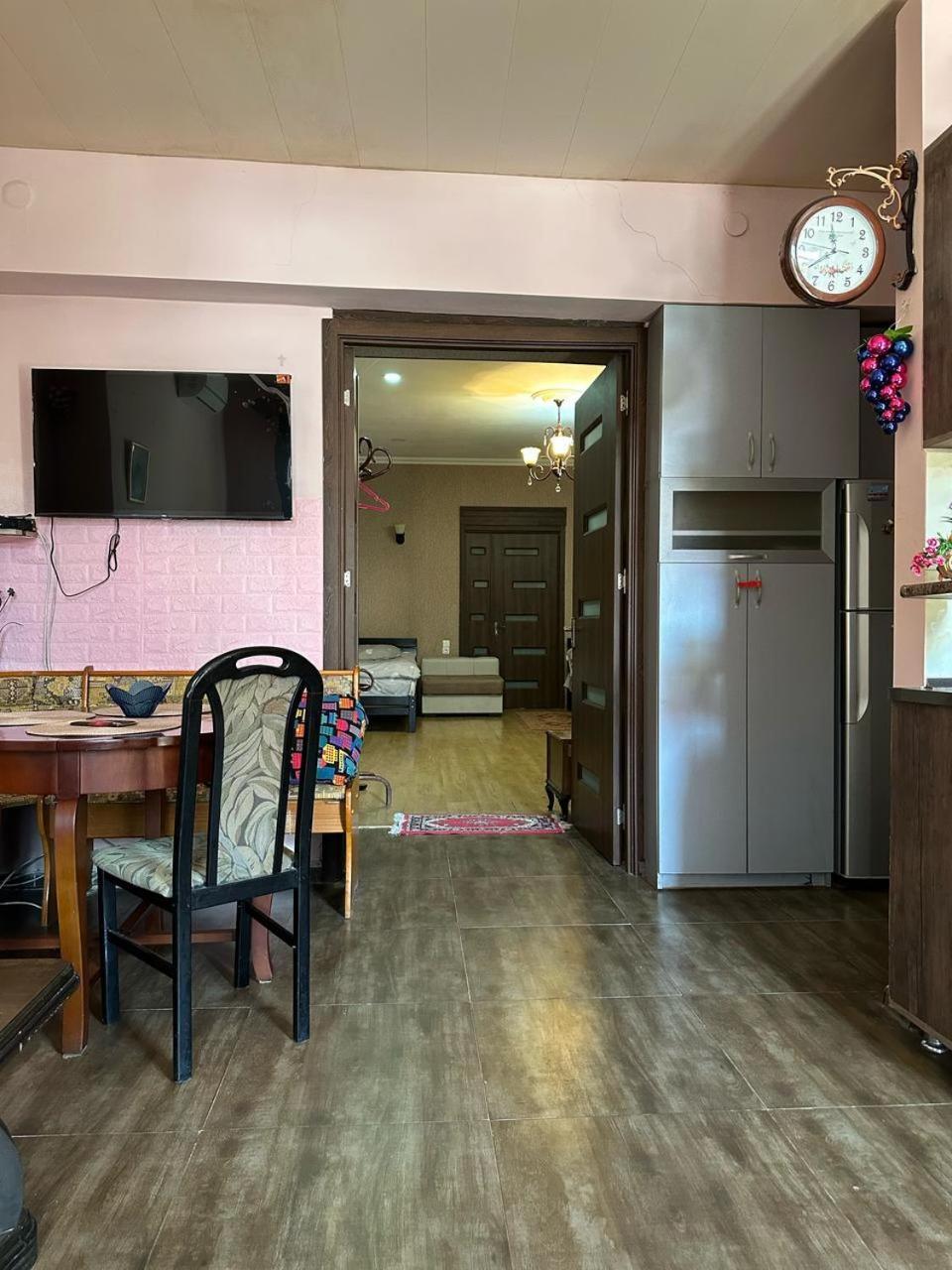 Historical apartment in city center  Tbilisi Esterno foto